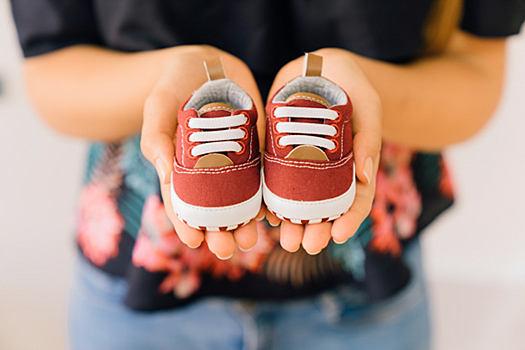 Как выбрать первую обувь для малыша: понятная инструкция для родителей
