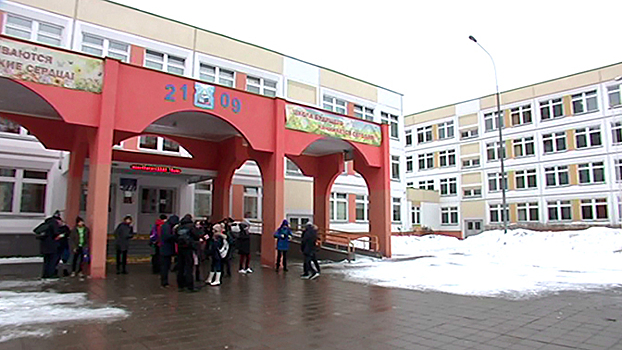 Внук директора московской школы рассказал обстоятельства избиения бабушки
