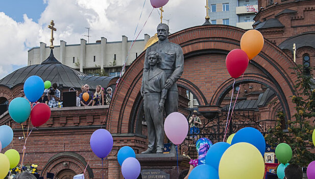 В Новосибирске требуют снести памятник Николаю II