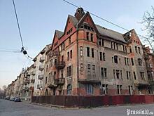В Черняховске воскресят из пепла старинный четырёхэтажный дом с башней, от которого остались только фасад и крыша