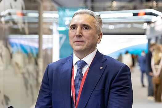 Моор показал министру промышленности РФ Алиханову «Тюменский Арбат»