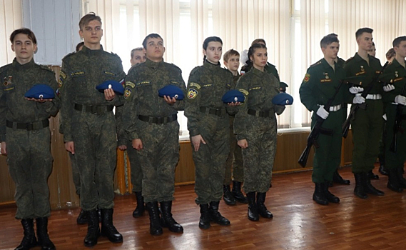 В Курске в отделении ДОСААФ прошло мероприятие «Здравствуй, оружие»