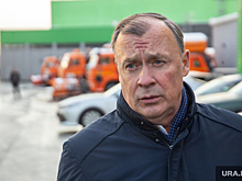 Мэра Екатеринбурга возмутили рабочие, ездящие обедать на снегоуборочной технике