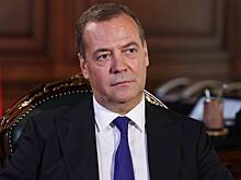 Медведев назвал позором, что в Давосе обсуждают поставки танков Украине