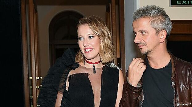 Богомолова заметили без обручального кольца