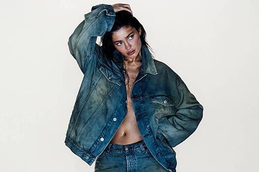 Кайли Дженнер снялась топлес в рекламе