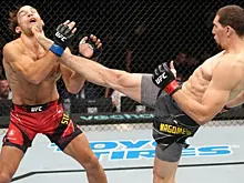 Магомедов досрочно проиграл Стрикленду в главном бою турнира UFC в Лас-Вегасе