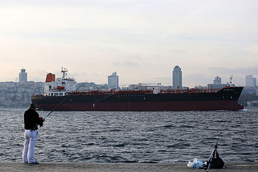 США заявили об отсутствии российской нефти на "застрявших" в Босфоре танкерах