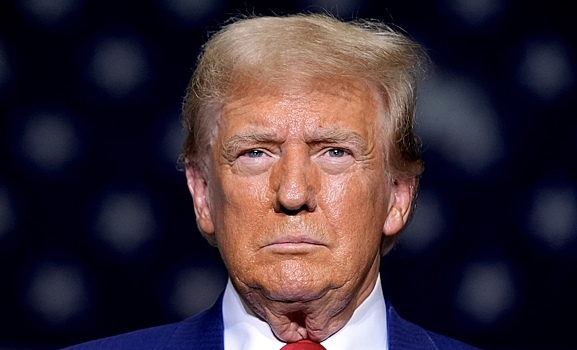 Стало известно о просьбе глав Rolex и Cartier к Трампу