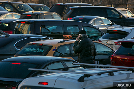 Тюменцы пожаловались на бесконечную пробку