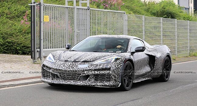 В Сеть попали новые шпионские фото гибридного Chevy Corvette E-Ray