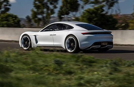 Porsche Taycan Sport Turismo претендует на звание самого стильного и практичного автомобиля