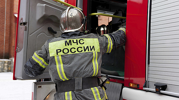 В Салехарде после пожара в жилом доме госпитализировали мужчину