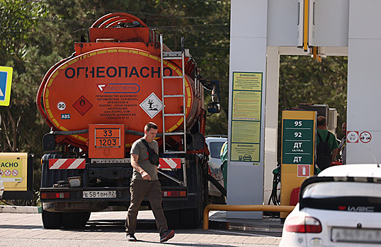 В России могут временно запретить экспорт топлива или увеличить экспортную пошлину на нефтепродукты