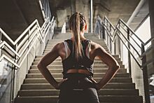 Ходьба по лестнице для похудения: польза и вред, советы тренера