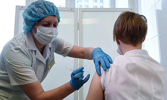 Медики отчитались о числе «побочек» из-за вакцин от COVID-19
