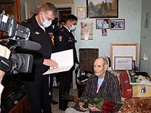 В Самарской области полицейские и общественники поздравили ветеранов с Днем Победы