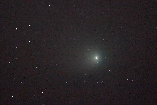 Астрономы опубликовали кадры максимально приблизившейся к Земле кометы
