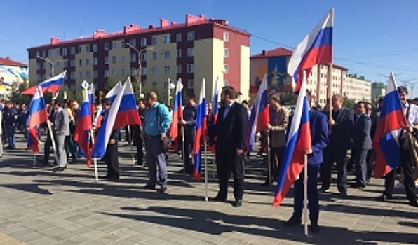На Ямале отмечают День государственного флага РФ