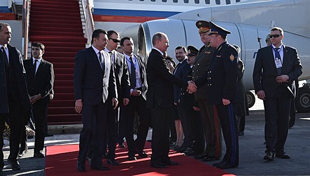 Путин пригласил президента Таджикистана в Россию