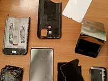 В школе Глазова дети едва не устроили пожар, разбирая старый телефон