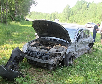 ДТП в Переславском районе: «Опель» выбросило с дороги