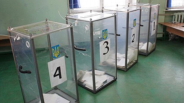 Порошенко лидирует на выборах президента Украины за рубежом
