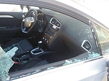 В Екатеринбурге разбили машину руководителя ТСН, который воюет с управляющей компанией за дом на ЖБИ