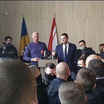 В Черкассах ультраправые не смогли заставить депутата от ОПЗЖ говорить по-украински