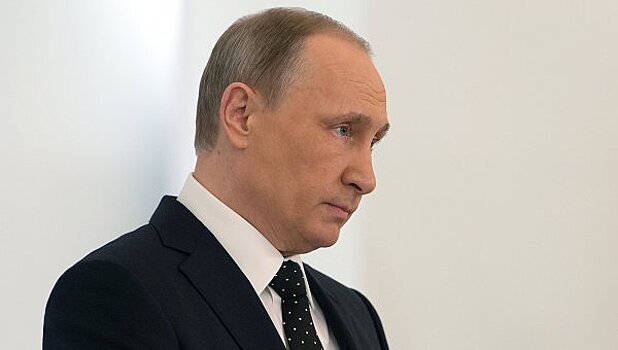 Путин заморозил индексацию зарплат чиновников