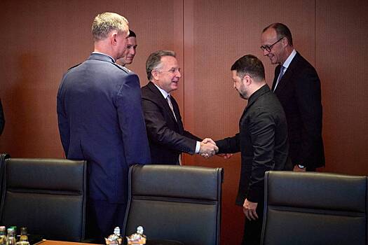 «Не лучший состав для переговоров». Зеленский встретился с представителями США в Берлине. Что обсуждалось?