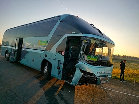 Автобус с 50 пассажирами попал в ДТП в Приангарье: подробности