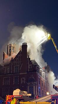 Джаред Лето вышел на связь на фоне жуткого пожара: «Мой отель в огне»