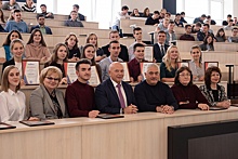 Студентам Губкинского университета вручили именные гранты и стипендии