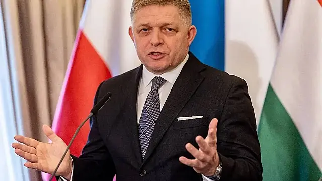 Глава МВД Словакии назвал критическим состояние Фицо