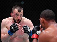 Король кунг-фу из Дагестана побил ветерана UFC. В Китае Салихова называют "телохранителем Путина"