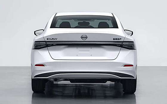 Популярный японский седан кардинально изменил внешность: подробности и фото