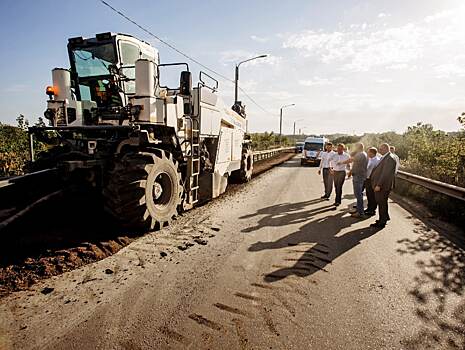 Курские дороги ремонтирует «шайтан-машина»