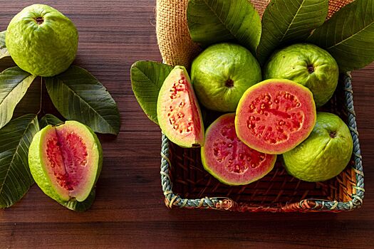 Диетолог перечислила полезные свойства гуавы