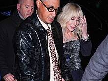 79-летняя певица Шер вышла в свет с кардинально новым имиджем