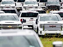 Гниют в поле: обнаружено кладбище новых автомобилей General Motors