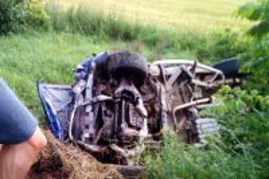 Машина вылетела на остановку Дом одежды и сбила мать с ребёнком