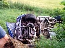 Машина вылетела на остановку Дом одежды и сбила мать с ребёнком