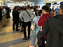 Жители Тюмени пожаловались на огромные очереди в ГИБДД при регистрации автомобиля