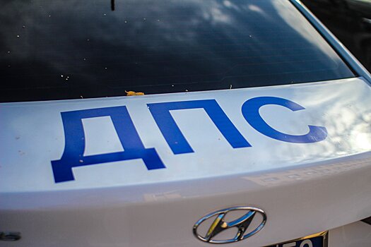 В районе Коломны автомобиль вылетел через ограждения в реку