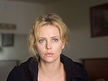 48-летняя Шарлиз Терон рассказала о главной ошибке молодости