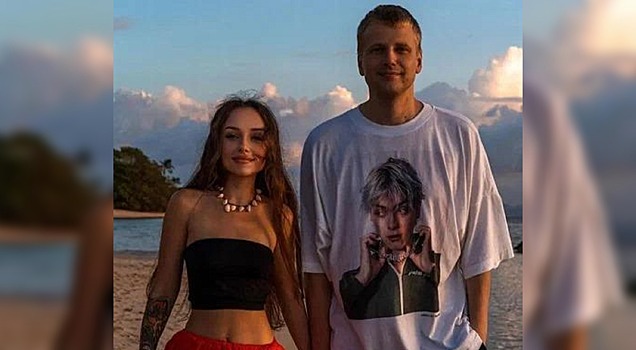 Слава комиссаренко жена веб модель видео