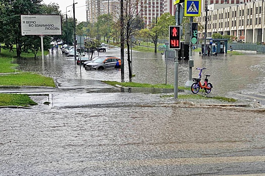 Водителям предложили компенсировать убытки из-за ливней