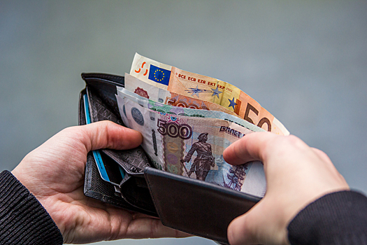 Австралийский детектив связала использование наличных с изменой