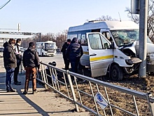 В Балашихе маршрутка с пассажирами влетела в столб